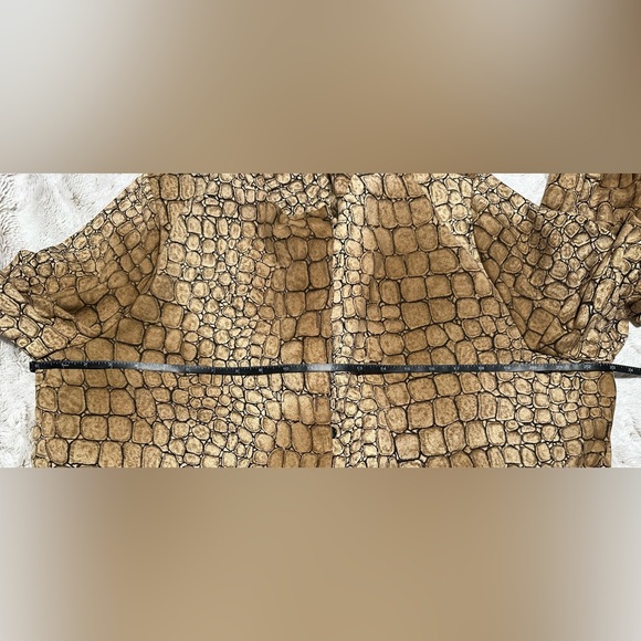 Allison Daley Vintage Crocodile Button Down Long Sleeve Shirt with Tank Top - Picture 9 of 13